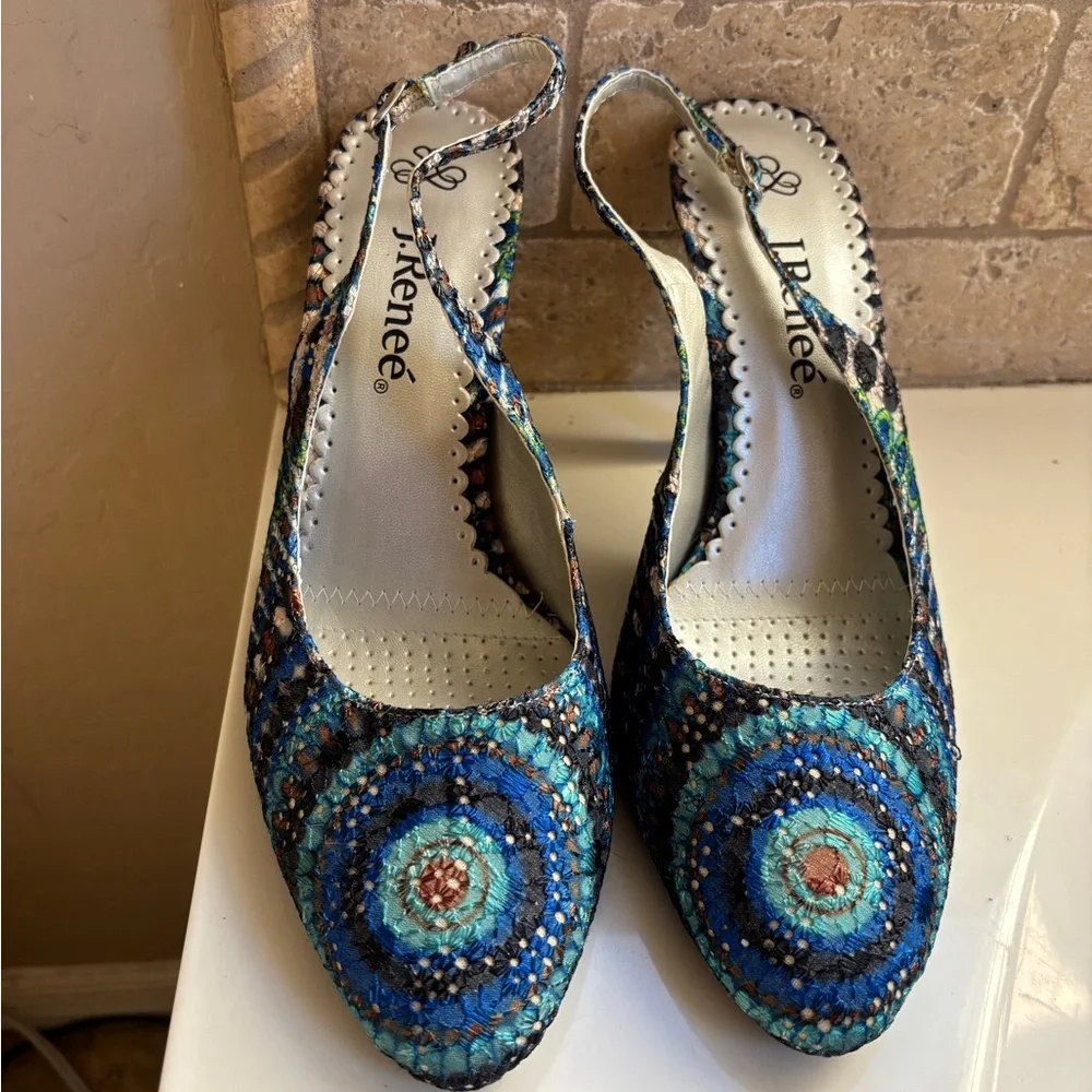 J.Renee Blue and Green Peacock Camelia Patterned Heels Women’s 11W 4” Heel - Picture 2 of 8